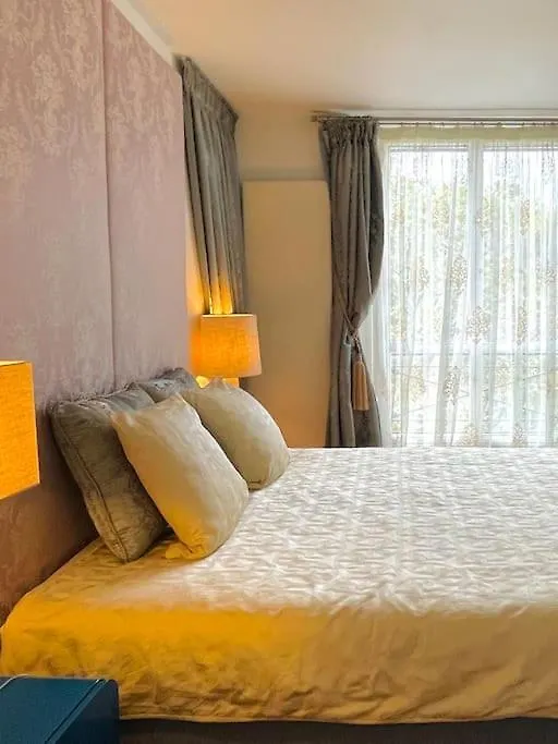 Luxurious 2 Bedrooms-View Seine River-Paris Center