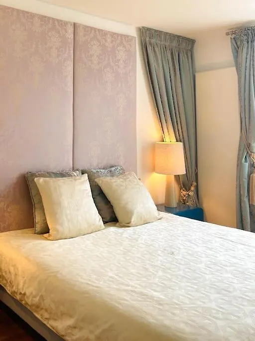 Luxurious 2 Bedrooms-View Seine River-Paris Center France